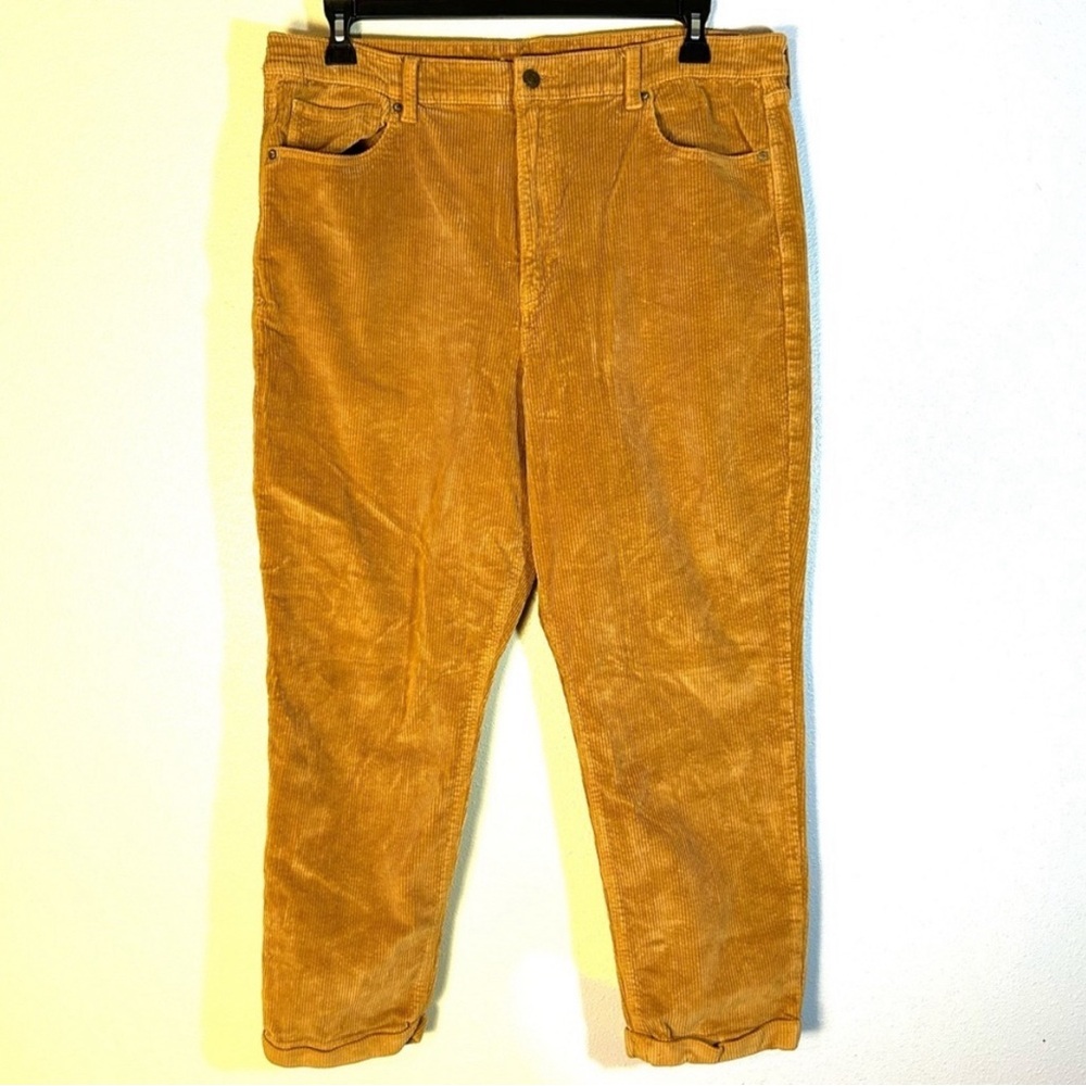 American Eagle Tan Corduroy Mom Jeans Ankle Size 18 Super Stretch
Pockets Cuffed